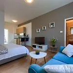 Apartman Sara *
