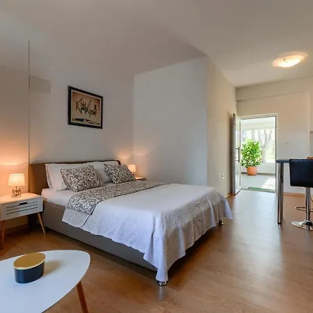 公寓 萨拉住宿旅馆 扎达尔