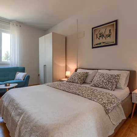 Apartman Sara *