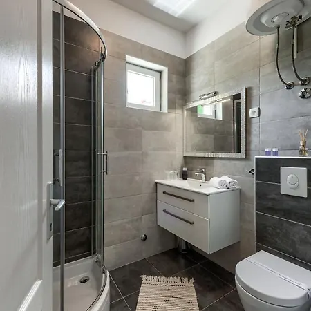 公寓 萨拉住宿旅馆 扎达尔